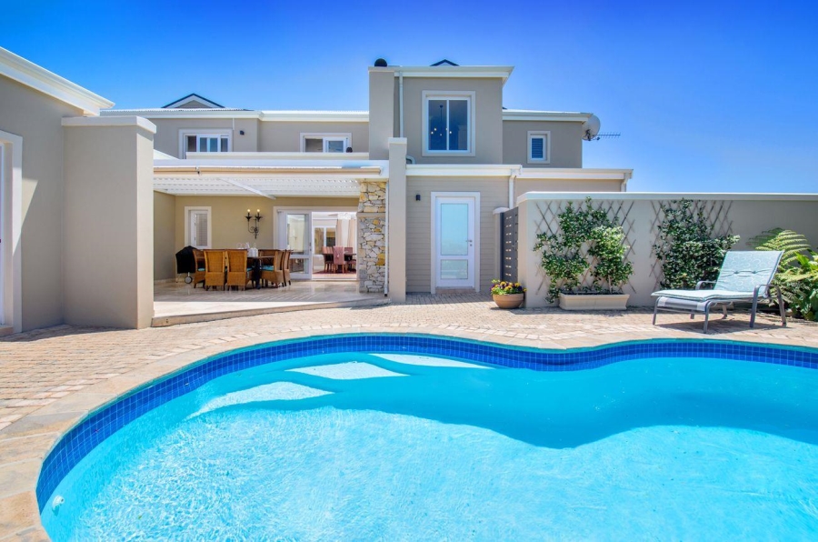 To Let 4 Bedroom Property for Rent in Thesen Islands Western Cape